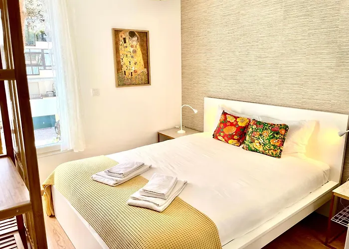 Guia Acacias Daire Cascais